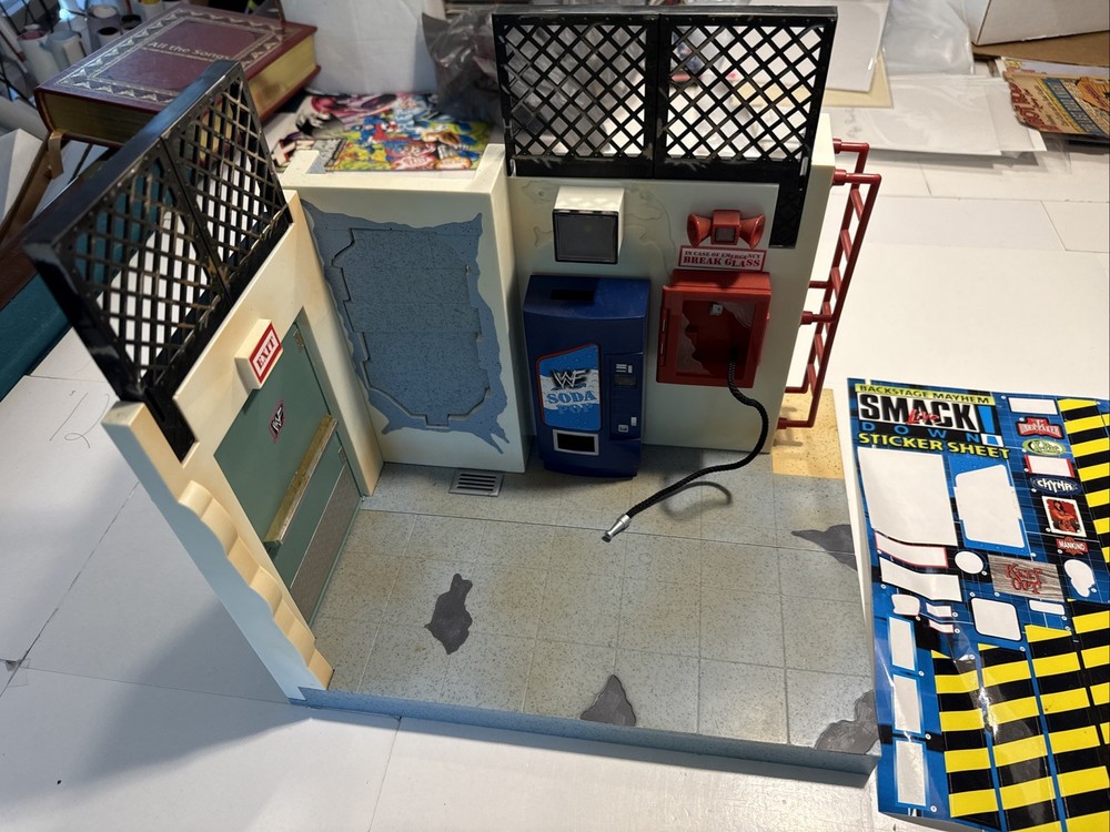 WWF Jakks Pacific Backstage Mayhem Playset WWE ECW RAW Smackdown INCOMPLETE