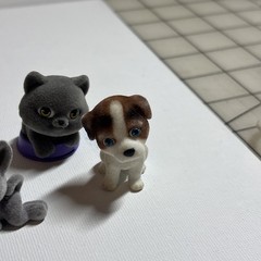 Lot of 7 Vintage Kitty In My Pocket & Puppy Figures – Flocked Cats & Dog