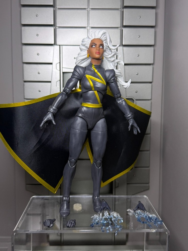 Marvel Legends Figure Retro card Target Uncanny X-Men Storm 6″ loose complete