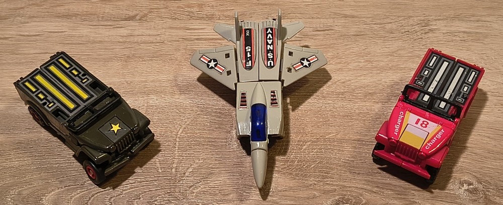 Vintage 1984 GOBOT Dynabot Motorized Military JEEP Red Charger F-15 Fighter Jet