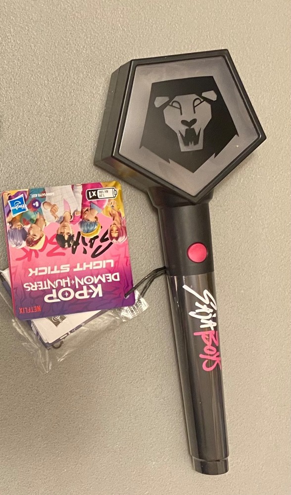 NEW OFFICIAL 2026 K-Pop Demon Hunters Light Stick SAJA BOYS Huntrix RUMI JINU