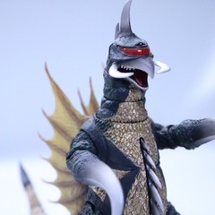 [USED] BANDAI SPIRITS S.H.MonsterArts Godzilla GIGAN 1972 Action Figure