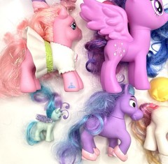 Lot Of 9 Hasbro My Little Pony Ponies Accessories Various Years Sizes Colors
