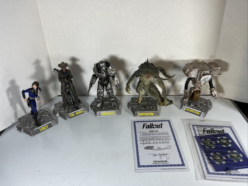 McFarlane Movie Maniacs Fallout Deathclaw,Securitron,Lucy,Maximus & Ghoul **Read