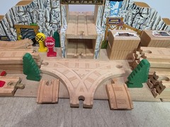 Thomas Tank Engine wooden tracks Gold Mine Mountain overpasses LARGE LOT