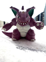 Pokemon Nidoking 2″ Figure Mini TOMY Nintendo Vintage Pencil Topper