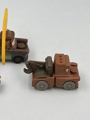 Disney Pixar World of Cars Tow Mater W/ Lightning Bolt Truck Die Cast +2 Cars A3