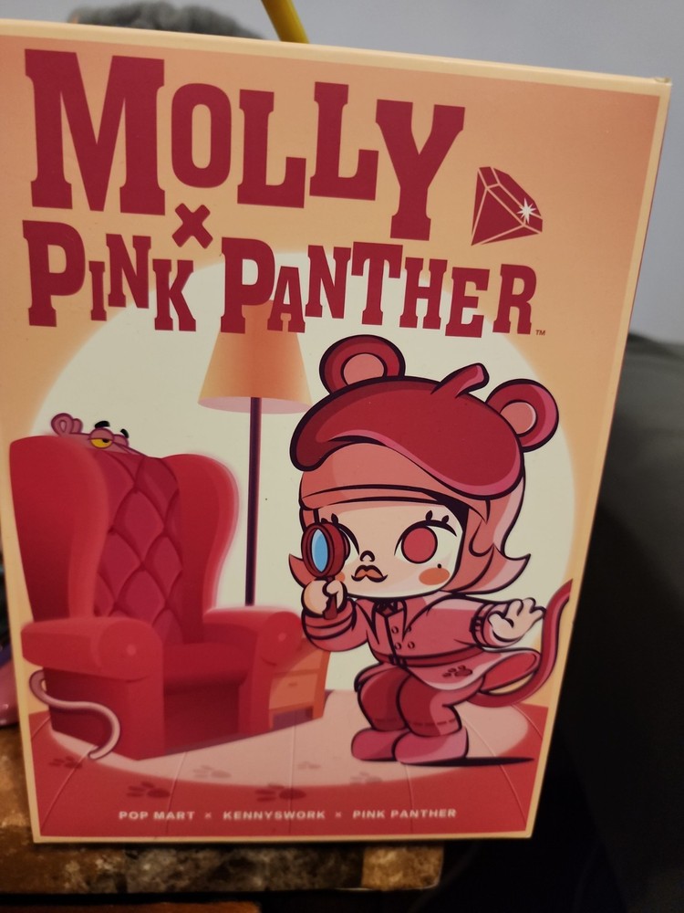 POP MART MOLLY X PINK PANTHER FIGURE