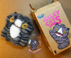 Fuggler Alley Cats WIDE EYED CAT / 5″ Plush Keychain Dangler Bag Charm UNUSED