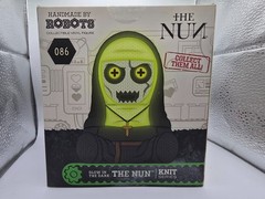 Handmade by Robots – The Nun Vinyl Figure #086 – Glow in the Dark Gamestop Excl