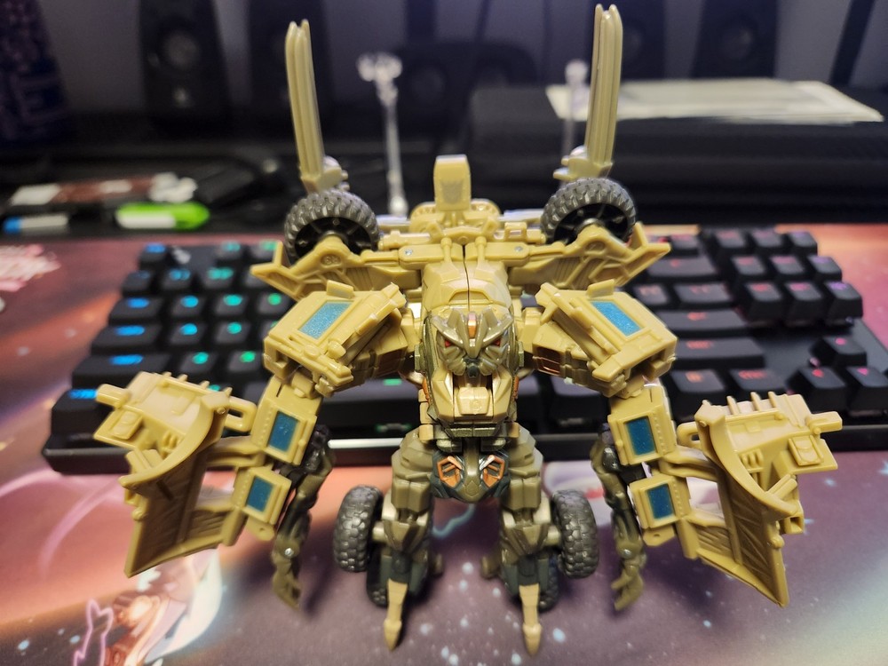 Transformers 2007 Mainline Deluxe Class Bonecrusher USED