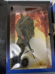 Sideshow Toys Platoon 1/6 Scale Set Of Three Sheen Out Of Plastic. Box Wear.