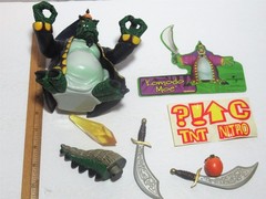 Lot Vtg 1998 Resaurus Crash Bandicoot Toy Action Figures & Accessories Gems