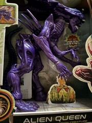 Alien Queen 12″ Action Figure Giant Poseable Action Creature New In Damaged Box