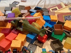 LOT OF 20+LBS OF ROBLOX FIGURES PARTS & PIECES-free shipping
