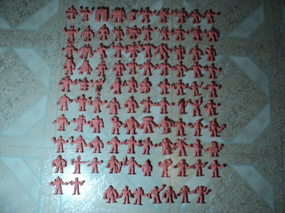 1980’s Mattel M.U.S.C.L.E. Muscle Men Figures Lot of 99 Flesh Figures