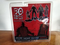 READ* Gentle Giant LTD 2009 Dark Days LLC 30 Days Of Night Marlow Action Figure