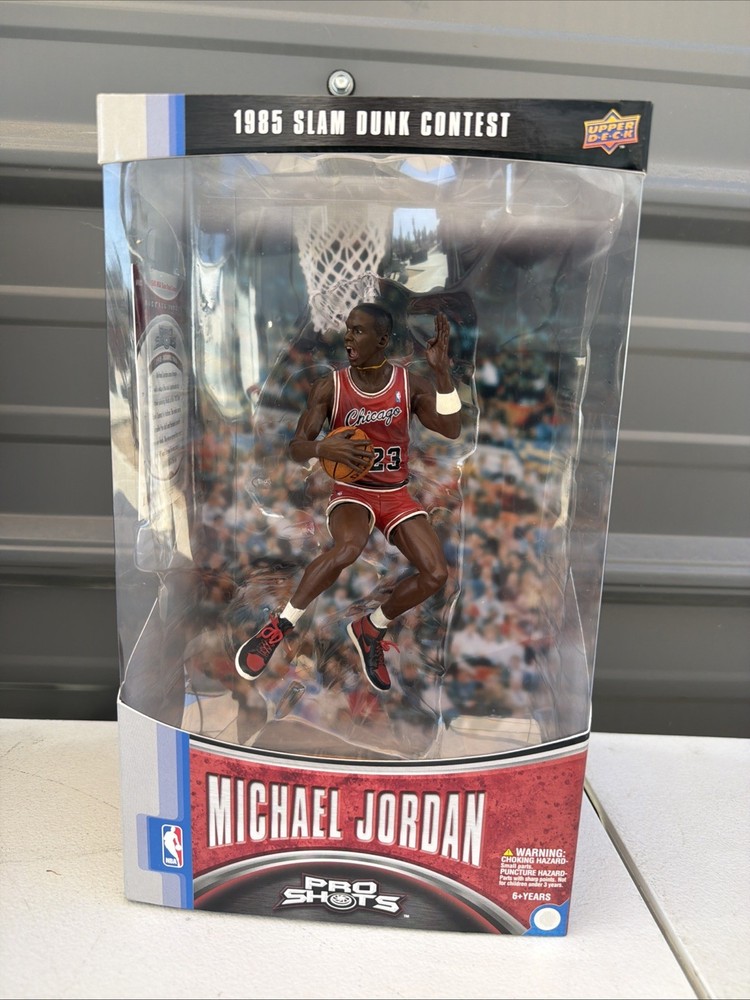 NBA-Upper Deck Pro Shots – Michael Jordan – Chicago Bulls – Figure & Card – 2008