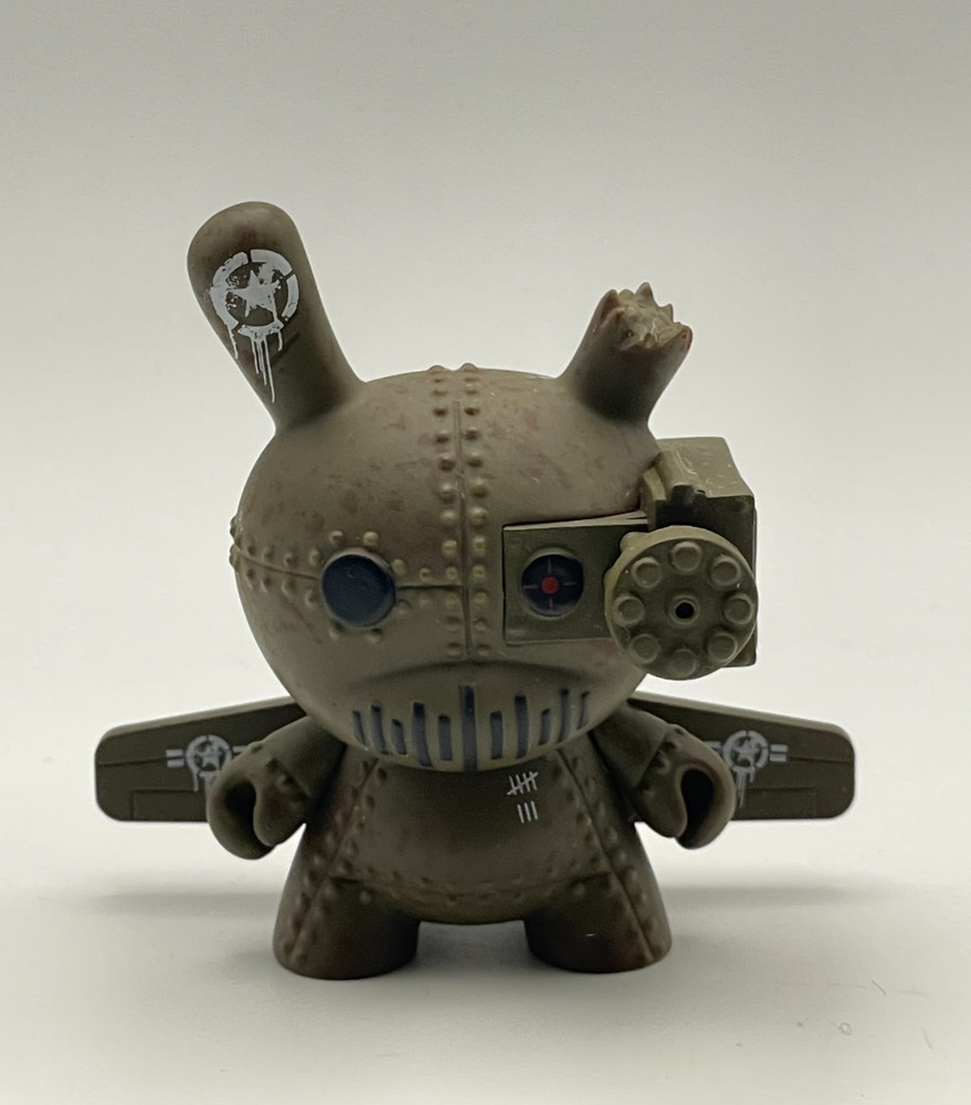 A-10 Tank Destroyer (Green) 1/20 Art of War by DrilOne x Kidrobot *READ DESC*
