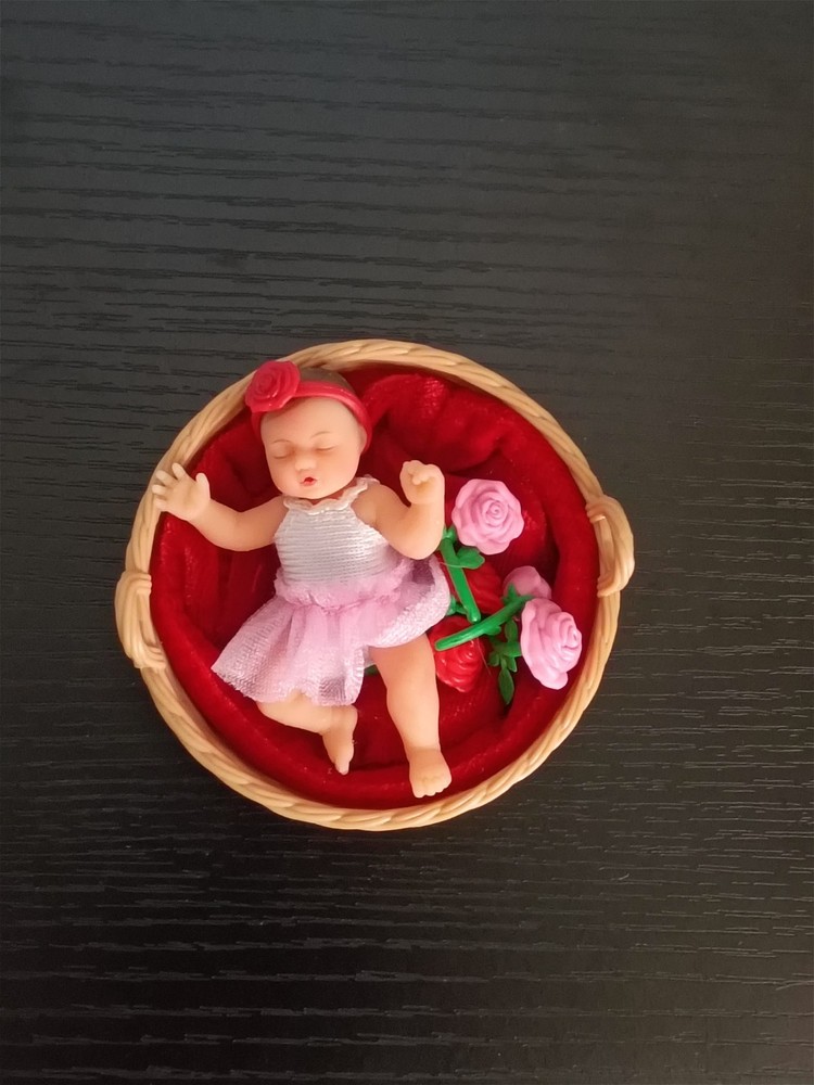Zuru 5 Surprise My Mini Baby Valentine’s Day – Baby in BASKET WITH ROSES
