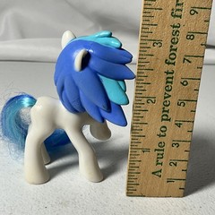 My Little Pony Friendship is Magic DJ Pon-3 Vinyl Scratch Mini Figure 2.5″