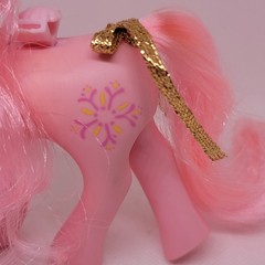 VTG 1986 My Little Pony G1 Flutter Pony HONEYSUCKLE w/ Wings, Ribbon, Comb *READ