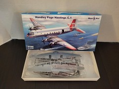 Handley Page Hastings C.1 1:144 MIKROMIR Plane Model Kit MIB NEW Unbuilt