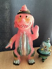 zollmen pink popy (gid) sofubi elegab butanohana realhead
