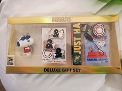 Peanuts Deluxe Gift Set SDCC 2025 LE300 In Hand Snoopy Sold Out! Monogram