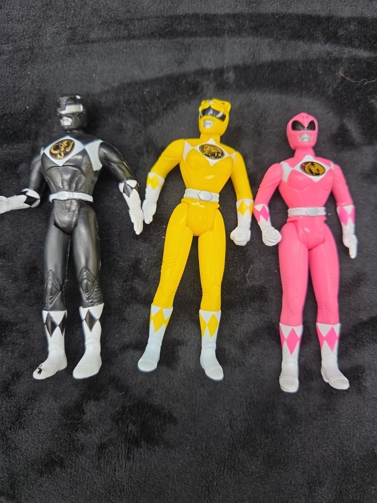 1995 Saban Power Rangers Vintage 4″ Action Figure Black, Pink & Yellow Ranger