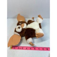 NECA Gremlins Gizmo Mogwai Plush Vinyl Interactive Toy Brown White 7in 2011