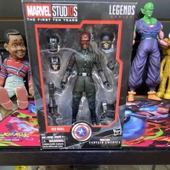 Marvel Legends First Ten Years Captain America Red Skull Boxed w/ Gun