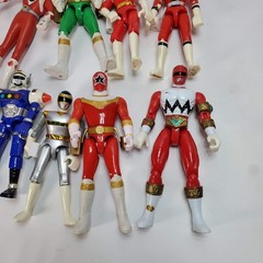 Lot of 10 Vintage Mighty Morphin Power Rangers Figures Red Green Blue Silver