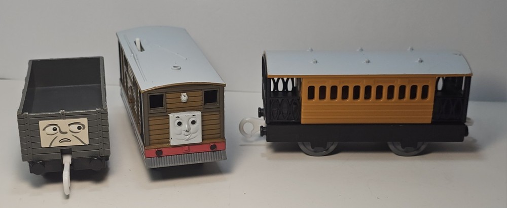 Thomas Trackmaster Toby Henrietta Troublesome Truck Train 2006 Hit Toy Works