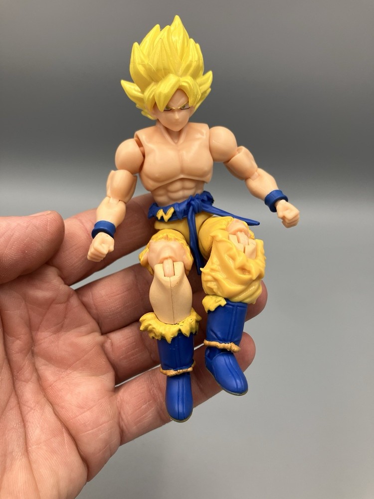 Dragon Ball Evolve Super Saiyan Son Goku Battle Damage Action Figure