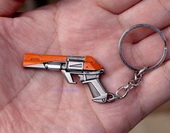 Mini gun VALORANT Electrical Overload Bucky Metal keychain toy 5cm 1/5