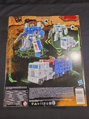 Hasbro WFC-K20 Transformers Generations War for Cybertron: Kingdom Leader Ultra
