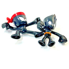 Two NINJA KIDZ TV Cartoon Game Figure Toys 1 pcs no weapon