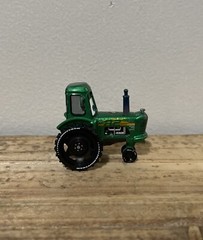 Disney Pixar Cars Shiny Wax Racing Tractor #82 Tractor Training Mattel