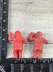 VINTAGE Lot Of 2 1960s PALMER 3″ TALL HARD PLASTIC RED KING KONG GORILLA FIGURES