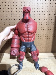 Hellboy 18” Inch 2005 Mezco Toyz Mike Mignola Read Description!