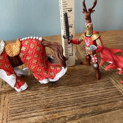 Papo 2007 Knight & Horse Red White Gold Deer Head Helmet Toy *sword Damage