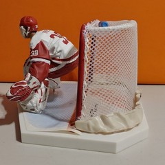 Figurine McFarlane NHL Series 2 Dominik Hasek White Regular Detroit Red Wings
