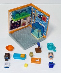 Mattel My Mini MixieQ’s Pet Shop Mini Room Series 1 Figures & Accessories- EUC