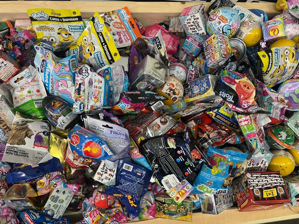 SURPRISE BLIND BAG RANDOM LOT Num Noms Roblox Minecraft Halo Marvel Freddy’s etc