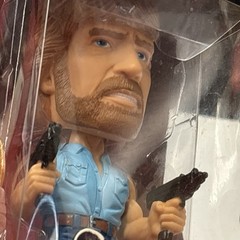 CHUCK NORRIS FUNKO TALKING WACKY WOBBLER BOBBLE HEAD IN BOX 18 G2U