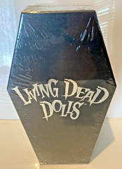 Living Dead Dolls Revenant 2000 Glow in Dark Mezco Toys Sealed New Coffin Box
