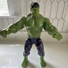 Hasbro Marvel Hulk Action Figure, Plastic Green Purple, 2017, 2010-2019