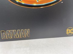One:12 Collective DC Comics 1989 Michael Keaton Batman Action Figure Mezco Toyz