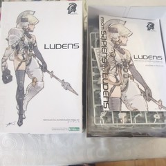 KOTOBUKIYA Ludens Non-Scale Full Action Plastic Model Kit White/Gray Manual